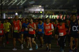 BIB: 83218, 26708, 28683, 27351, 24601
                            <button type="button" onclick="openModal(10932196)" class="btn btn-primary btn-sm float-right btn-popup" data-toggle="modal" data-target=".modal-high-quality">
                        <i class="fas fa-shopping-cart"></i> Add to Cart
                    </button>
                                            <button type="button" onclick="isThisMe(10932196, true)" class="btn btn-success btn-sm float-right btn-popup btn-isme hidden" data-toggle="tooltip" data-placement="bottom" title="นี่คือรูปของคุณใช่ไหม คลิกที่นี่เพื่อเอาเข้าอัลบั้ม">
                        <i class="fas fa-plus"></i> Add to album
                    </button>
                    <button type="button" onclick="isThisMe(10932196, false)" class="btn btn-warning btn-sm float-right btn-popup btn-isnotme hidden">
                        <i class="fas fa-ban"></i> Remove from album
                    </button>